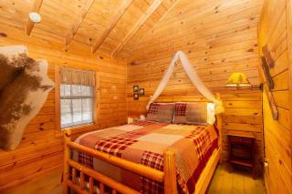 Rustic Copperhill Cabin Perfect for a Romantic Getaway in Tennessee - 3
