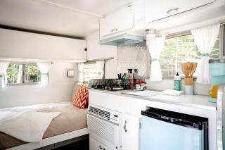 Unforgettable Glamping Caravan Rental in North Carolina for Intimate Weekends Away in Franklin - Franklin - 9