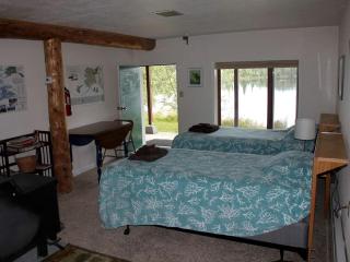 Inviting Cabin Getaway on a Private Lake on the Kenai Peninsula, Alaska - 2