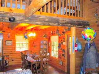 Spacious and Rustic Cabin Rental in the Woods near Catoctin Mountain Park, Maryland - 4