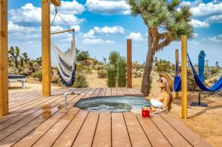 Stunning Yucca Valley Rental with a Hot Tub for Glamping in California - 5