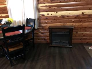 Cozy Cabin Rental on Vineyard in Allen, Oklahoma - 2