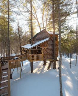 Tree House Rental Ideal for a Unique Getaway near Lake Sunapee in New Hampshire - 7