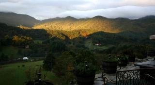 Deluxe Bed and Breakfast Getaway in the Great Smoky Mountains near Leicester, North Carolina - 1