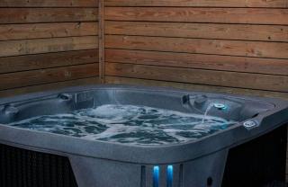Elegance by the Falls: Stylish Dome Family Escape in Cherry Log, GA - 6