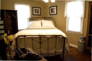 Cottage Rental with a Clawfoot Tub on a Working Farm in West Tennessee - 7