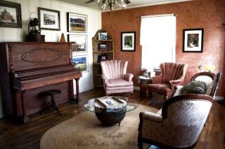 Cottage Rental with a Clawfoot Tub on a Working Farm in West Tennessee - 8