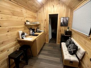 Quaint Tiny House Haven in Colorado: Your Dream Glamping Getaway in Grand Junction - 9