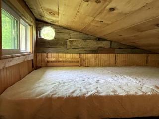 Gorgeous Tiny House Rental for a Glamping Getaway near Saratoga Springs in Upstate New York - 7