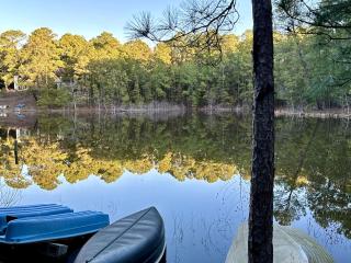 Group Cabin with Kayaks and Foosball Table in La Grange, Texas - LaGrange - 4