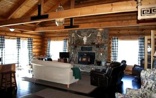 Luxury Cabin with a Hot Tub near Yellowstone Park in Montana - 0