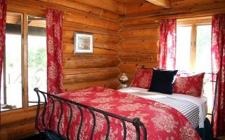 Luxury Cabin with a Hot Tub near Yellowstone Park in Montana - 7