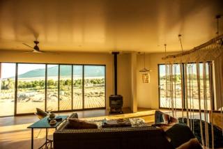 Stunning Lone Pine Accommodation for Romantic Getaways in California - 9