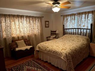 Secluded Cabin in Polebridge, Montana, with Fantastic Views of Glacier National Park - Dream Glamping Experience - 3