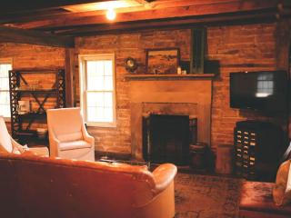 Gorgeous Country Cottage for a Farm Getaway in Cookeville, Tennessee - 8
