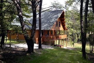 Rustic Fishing Lodge Rental with a Spacious Deck in Logan, Ohio - 5