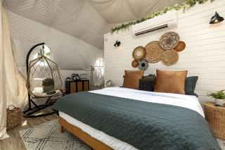 Amazing Pure Glamping Secluded Dome with Hot-tub in Grantsburg, Illinois - 7