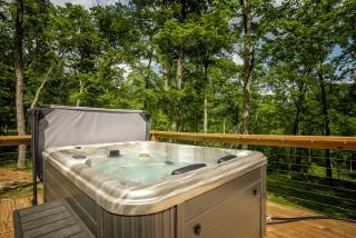 Amazing Pure Glamping Secluded Dome with Hot-tub in Grantsburg, Illinois - 3
