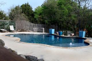 Amazing Family Vacations in Nature in this Cute Log Cabin near Austin, Texas - 3