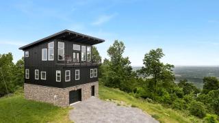 Scenic Getaway Cabin w/ Fire Pit, Deck & Panoramic Views in Martinsburg, WV - 5