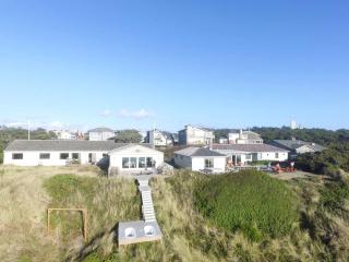 Oceanfront Cabin with Two Outdoor Soaking Tubs in the Heart of Newport, Oregon - 4