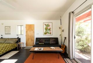 Beautifully Modern Cabin with 360-Degree Views of Joshua Tree, California - 9