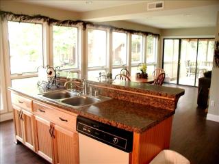 Cozy Vacation Rental for 14 Guests on Lake Cumberland in Kentucky - 7