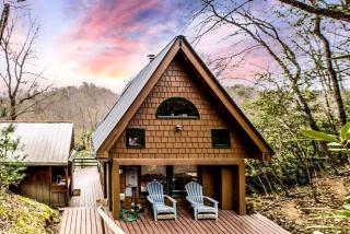 Romantic Riverfront Cabin with Pool Access in Blue Ridge, Georgia - 0