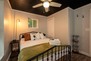 Scenic Retreat: Riverfront Cabin with Large Deck and Fire Pit in Emlenton, Pennsylvania - 9