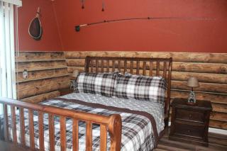 Cozy Cabin Rental with an Indoor Fireplace in Big Bear City, California - 7