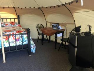 Lotus Yurt in Vineyard Overlooking Monterey Bay near Los Gatos, California - 7