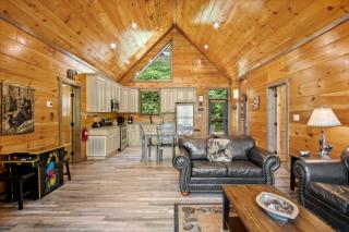 Charming Forest Cabin with Hot Tub & Fire Pit near Gatlinburg, Tennessee - 8