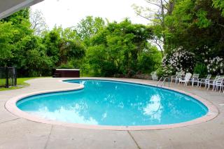 27-Person Luxury Villa Rental in Hudson Valley, New York - Monroe - 4