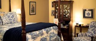 Elegant Bed and Breakfast Suite for Three Guests in Sparta, North Carolina - 0