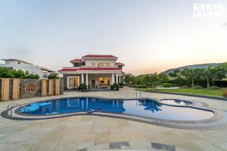 StayVista at Vacanza Villa - Pool, Lawn & Theatre - 0