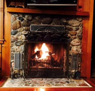 Cozy Riverside Cabin Rental with Easy Access to Chilnualna Falls in California - 1