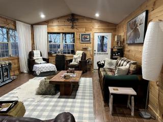 Spacious Camping Cabin Perfect for Families in the Blue Ridge Mountains of Georgia - 9