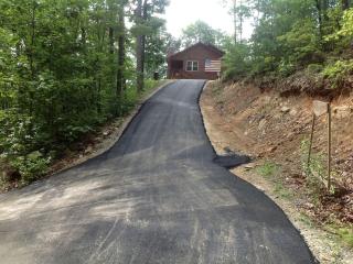 Spacious Camping Cabin Perfect for Families in the Blue Ridge Mountains of Georgia - 5