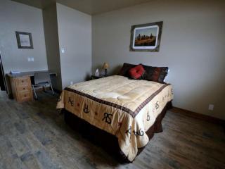 Charming Vacation Rental for Large Groups near Yellowstone National Park, Wyoming - 8