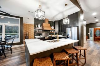 Stunning Rental with Hot-Tub, Theater Room and Great Landscape in Tennessee - 4