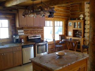 Rustic Riverside Cabin with Hot Tub in Dubois, Wyoming - 9