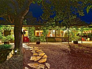 Quiet Cottage Rental for Two in Horse Country near Yosemite National Park Gateway, California - 0