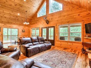 Impressive Cabin Rental for Family or Group Retreats near Raystown Lake, Pennsylvania - 9