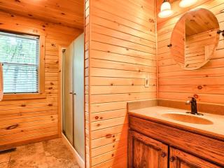 Impressive Cabin Rental for Family or Group Retreats near Raystown Lake, Pennsylvania - 3