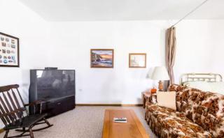 Charming Vacation Rental with Hot Tub and Fire Pit in New London, Ohio - 3