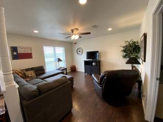 Rustic Ideal Cottage with Private Garden and Fire Pit in San Marcos, Texas - 1