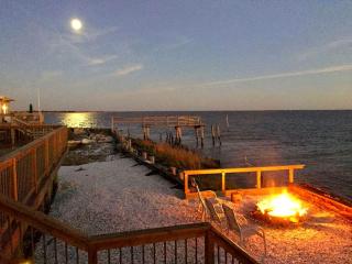 Pet-Friendly Cottage Rental with Stunning Decking on Delaware Bay, New Jersey - 6