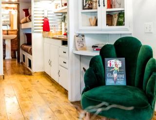 Vintage Airstream Ideal for a Glamping Getaway near Fort Worth, Texas - 3