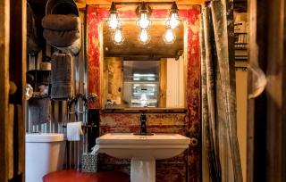 Vintage Airstream Ideal for a Glamping Getaway near Fort Worth, Texas - 2