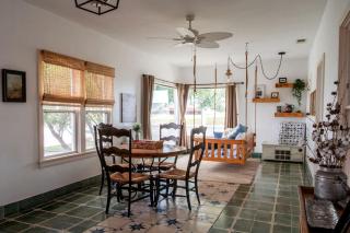 Secluded Desert Ranch near Big Bend National Park, Perfect for a Texan Glamping Getaway - 4